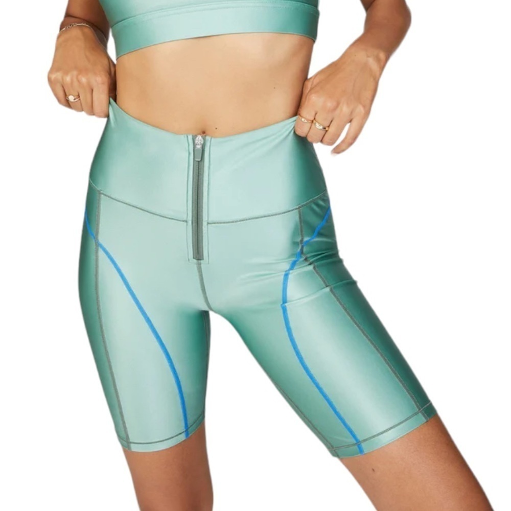 New with tags ALL ACCESS Ultra High Rise Zip Front 9in Biker Short Size: Small